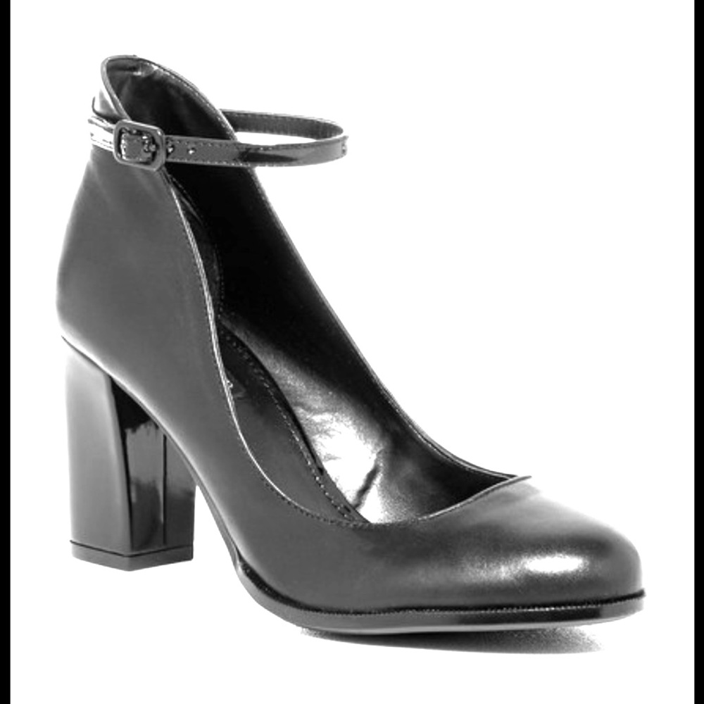 Kenneth Cole Reaction Cross Fire Ankle Strap Pump